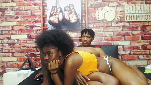 BlackAndAxel's cam snapshot