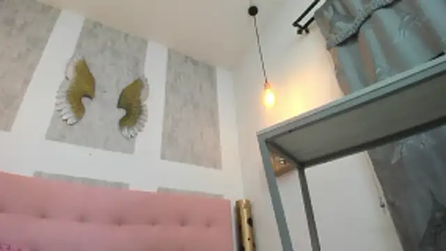 zhamira_21's cam snapshot