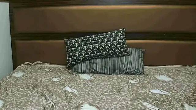 LucyBlondy's cam snapshot