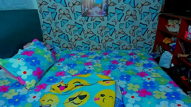 lucianaosorno25's cam snapshot