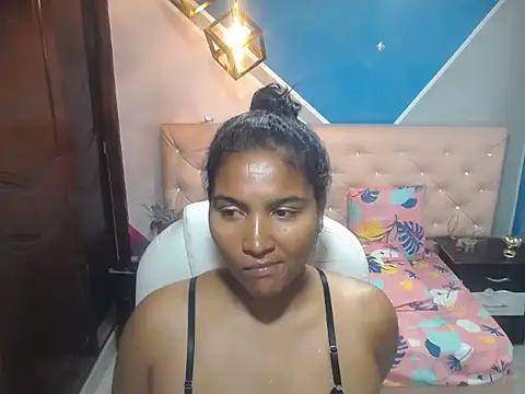 Celeste_wood's cam snapshot