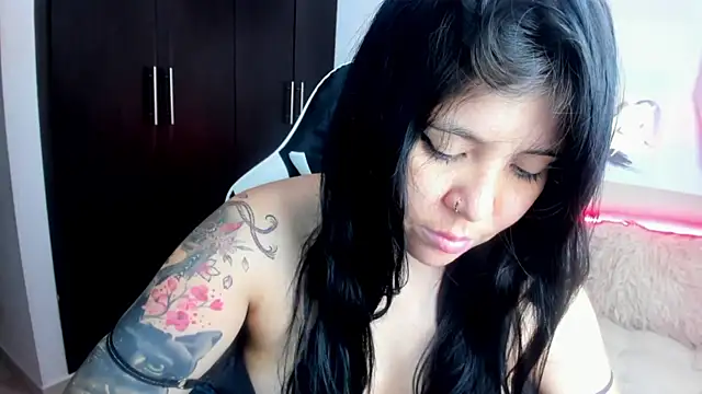 AilynRed's cam snapshot