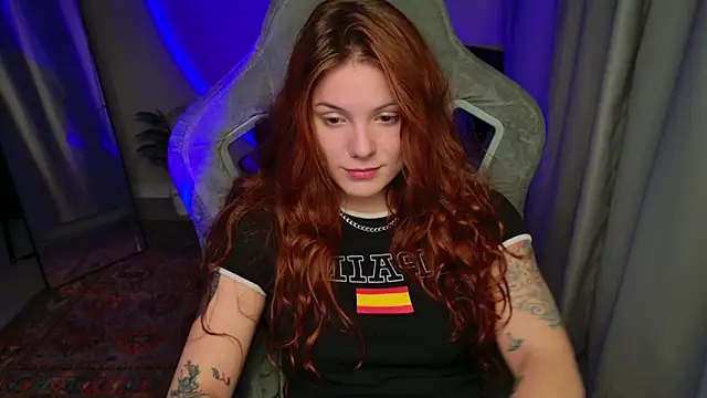 Elsie_Ginger's cam snapshot