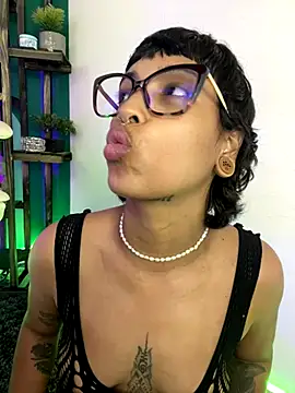 LollaByer's cam snapshot