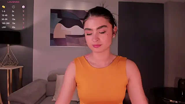 LucyWeiss_'s cam snapshot