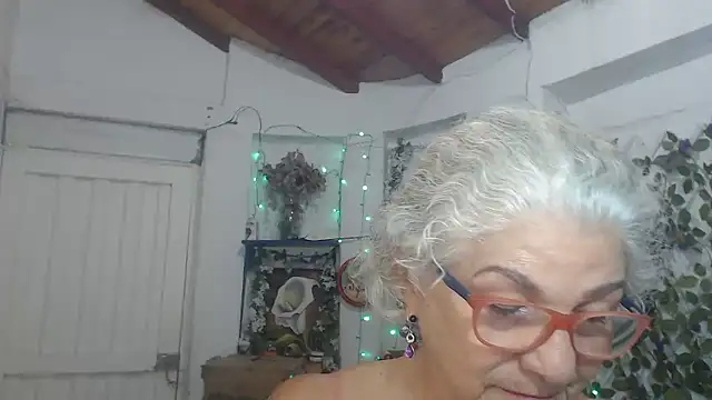 FunnyGrandma's cam snapshot