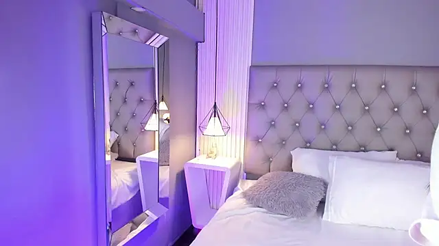 VioletthaRous's cam snapshot