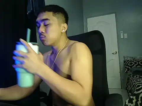 pinoyAdrianneXXX live sex cam