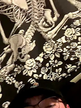 TailsluvsRouge live sex cam