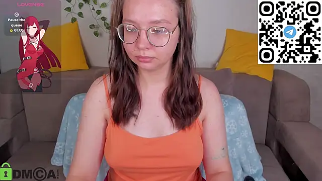 Nuura_Moore's cam snapshot