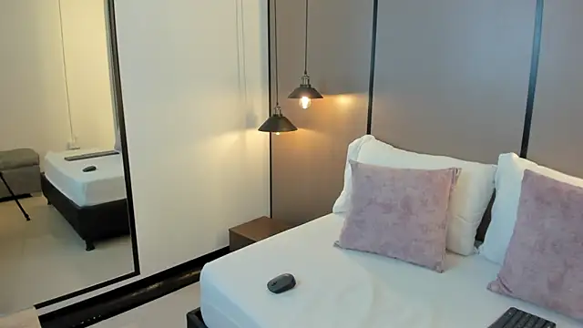 cloee20_'s cam snapshot