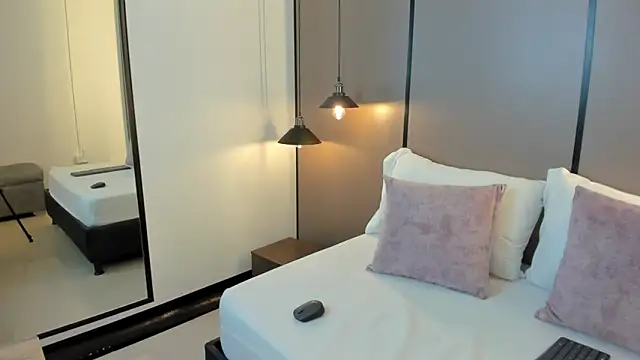 cloee20_'s cam snapshot