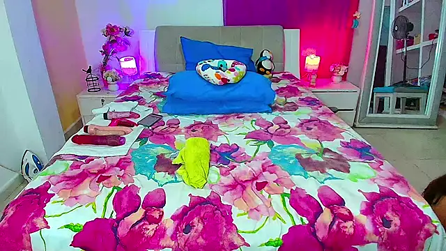 Kendralove31xxx's cam snapshot