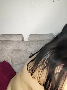 HOTKITTEN_LATINAXX's cam snapshot