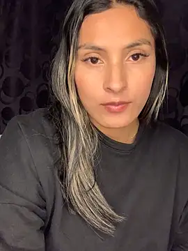 Cami_Leon2's cam snapshot