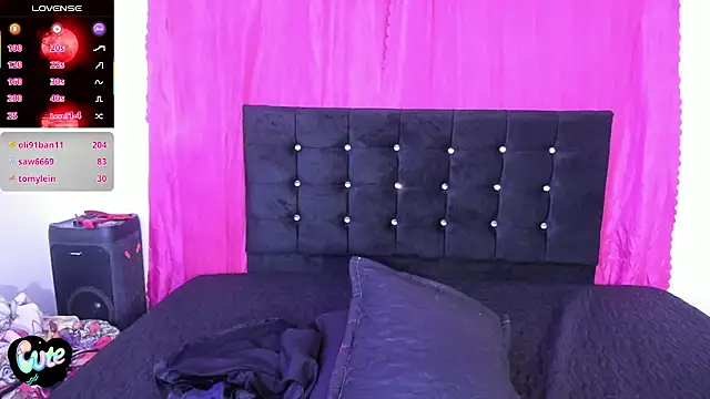 cutenaked_8 live sex cam