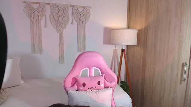 iriswest_'s cam snapshot