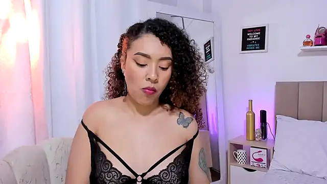 Zoe_Gruber's cam snapshot