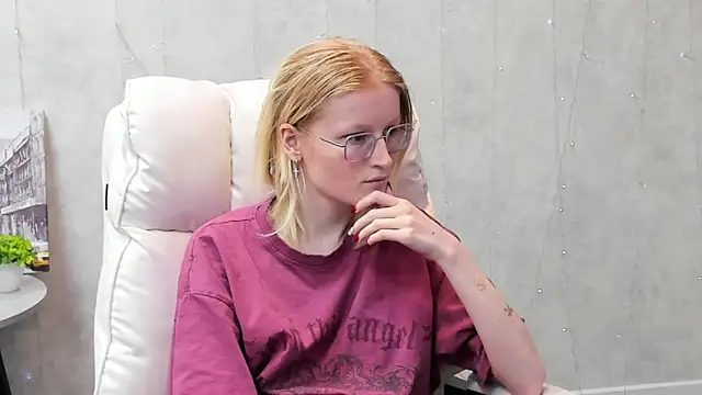 ElizabethHarpper's cam snapshot