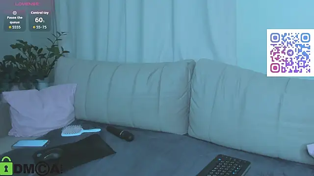 Lisbeth__Salander's cam snapshot