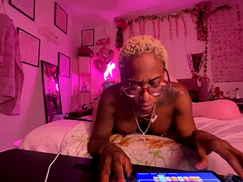 VixenCapri's cam snapshot