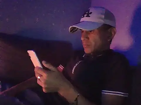 oiram27 live sex cam