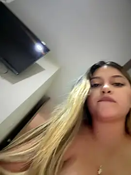 lunablossom_ live sex cam