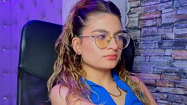 EmiliRouse_'s cam snapshot