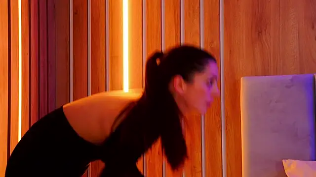 EllyLynn's cam snapshot