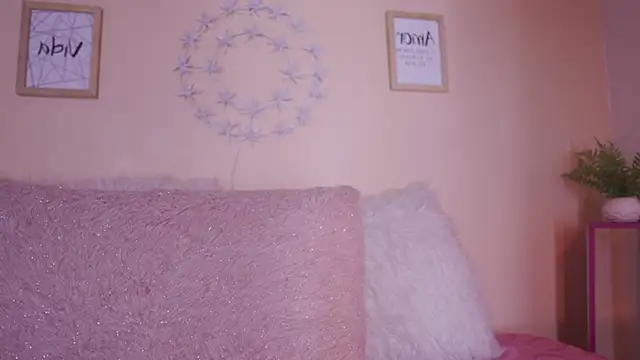 Meggie_'s cam snapshot