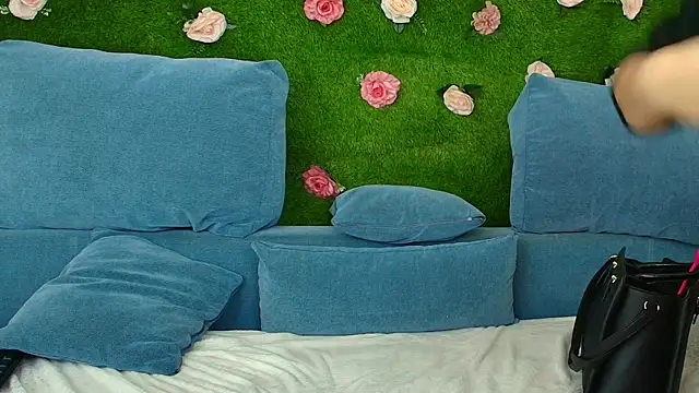 RoxyJugs live sex cam