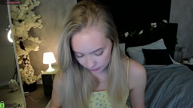 Melanie_Ryer's cam snapshot