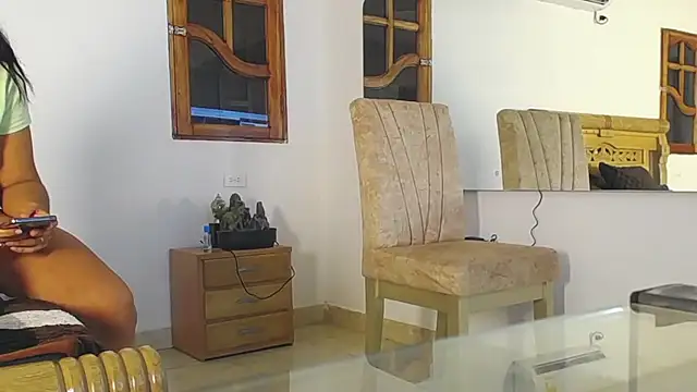 dr_jolie_'s cam snapshot