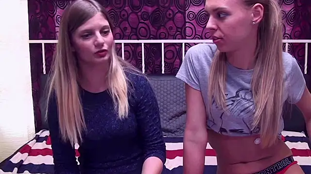 BlondeWitches live sex cam