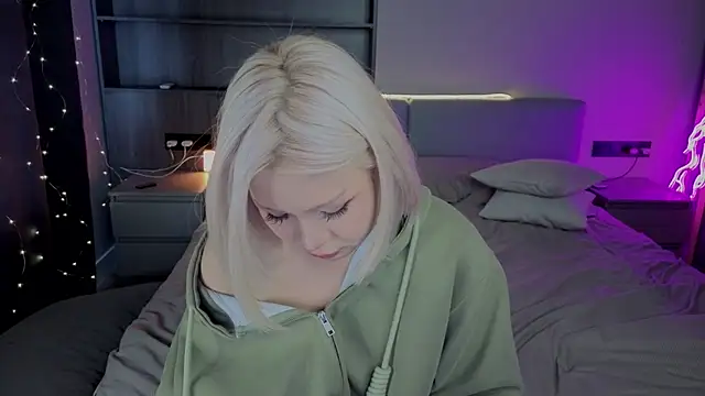 RileyMee's cam snapshot