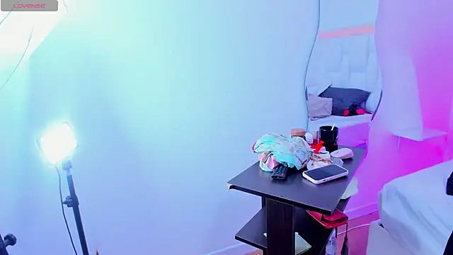 AnnaJaimes's cam snapshot