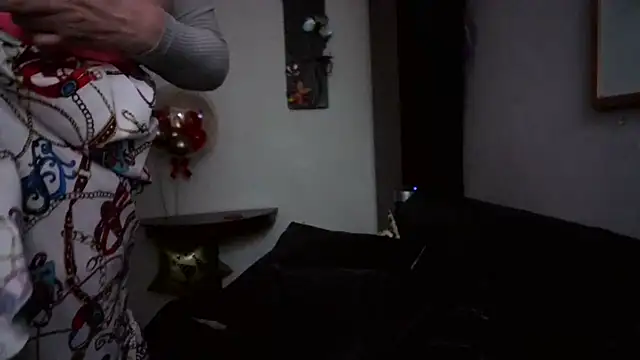 AnnyelinnaLove's cam snapshot