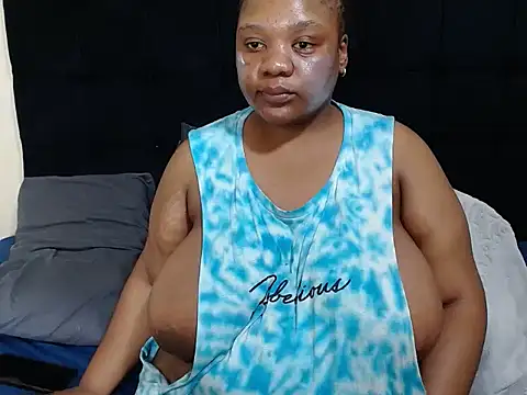 CaramelBootty's cam snapshot