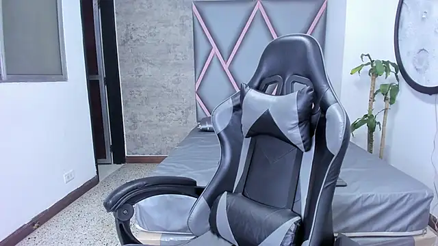 Maddy__bigboobs's cam snapshot