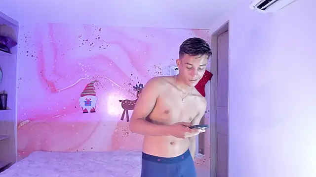 Lucas_Woolf's cam snapshot