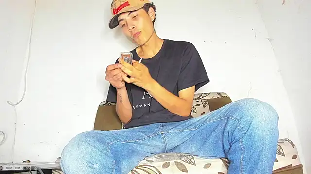 Master_liam00's cam snapshot