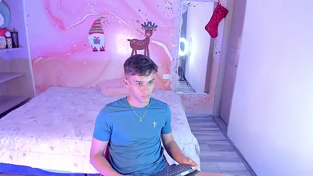 Lucas_Woolf's cam snapshot