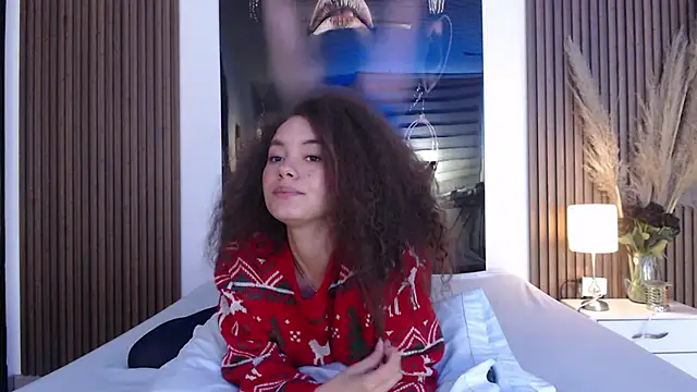 MiticaBrennet_'s cam snapshot