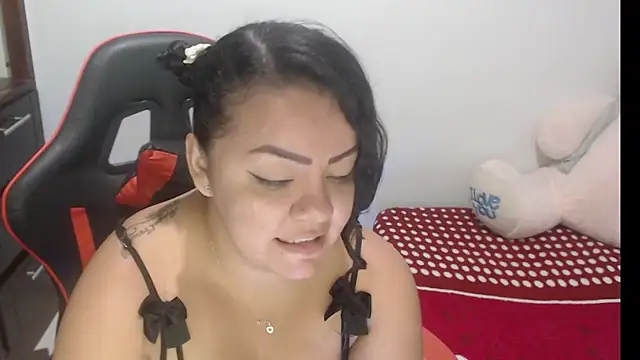 emily_sexxx's cam snapshot