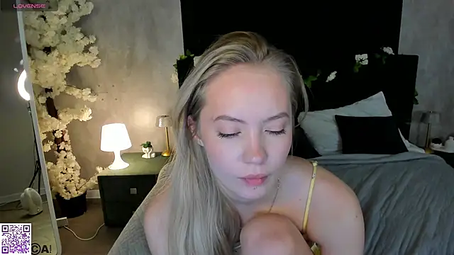 Melanie_Ryer's cam snapshot