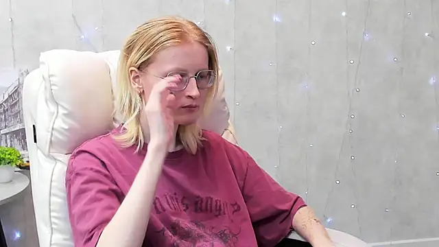 ElizabethHarpper's cam snapshot