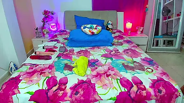 Kendralove31xxx's cam snapshot