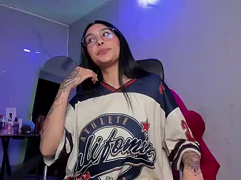 ChloeeTompson_'s cam snapshot