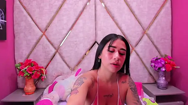 scarletCutee_'s cam snapshot