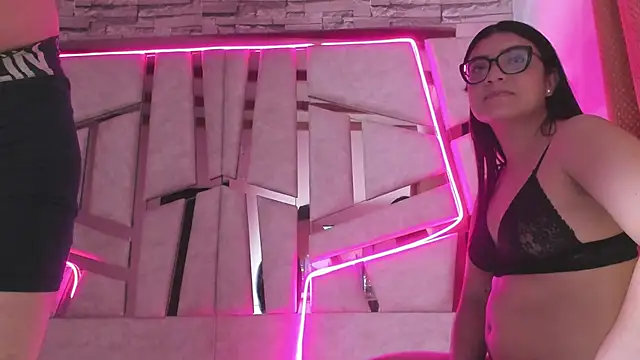 mia_and_austin live sex cam